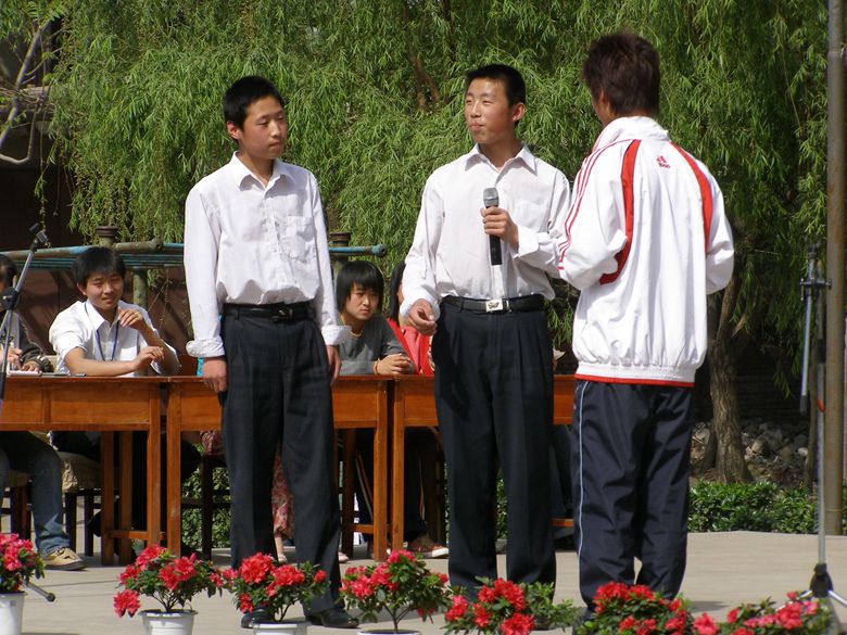 文明宿舍成員演出